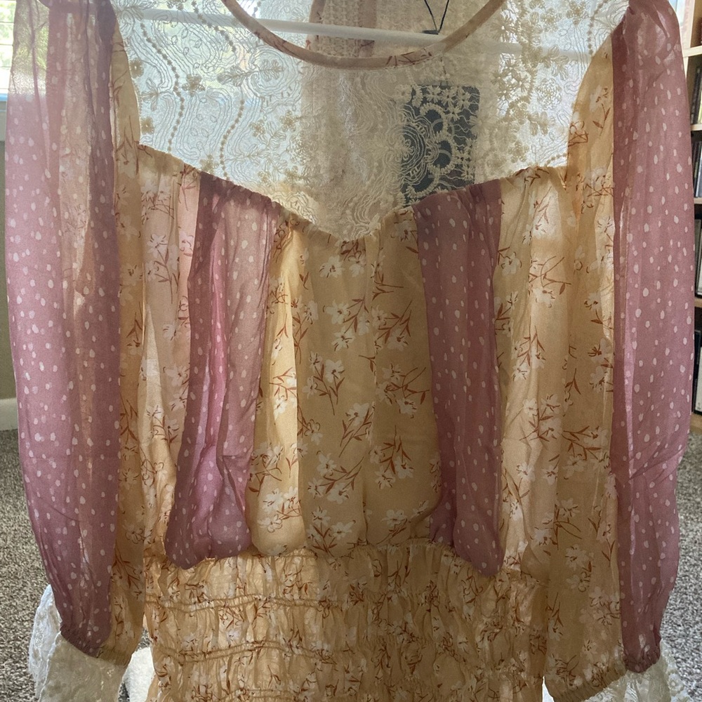 Floral and Lace Chiffon Blouse, Gigio Brand, women’s‎ medium - Picture 4 of 4